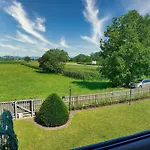 Jacuzzi, Bbq & Ev Plug - 5br Villi With Garden Villa Limbuš