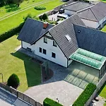 ヴィラ Jacuzzi, Bbq & Ev Plug - 5br Villi With Garden Limbuš