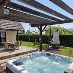 Jacuzzi, Bbq & Ev Plug - 5br Villi With Garden * Limbuš