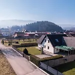 ヴィラ Jacuzzi, Bbq & Ev Plug - 5br Villi With Garden Limbuš
