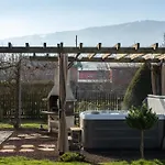 ヴィラ Jacuzzi, Bbq & Ev Plug - 5br Villi With Garden Limbuš