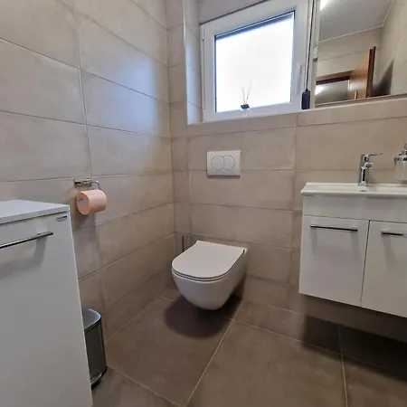 - Jacuzzi, Bbq & Ev Outlet