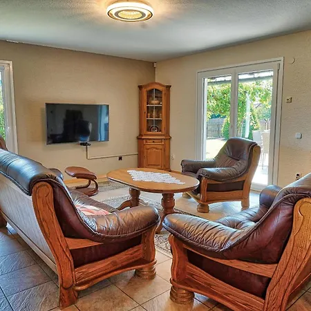 - Jacuzzi, Bbq & Ev Outlet *