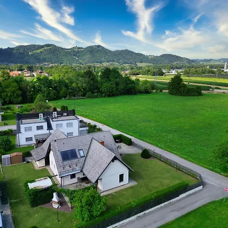 Vila - Jacuzzi, Bbq & Ev Outlet *