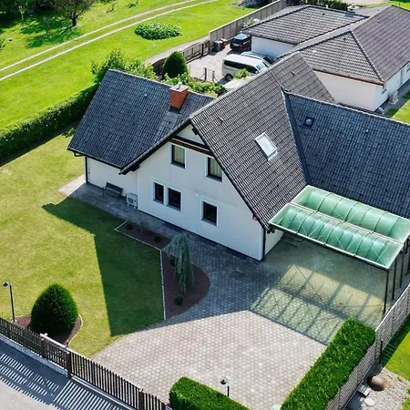 Vila - Jacuzzi, Bbq & Ev Outlet Limbuš