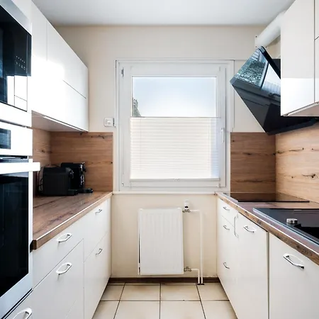 Jacuzzi, Bbq & Ev Plug - 5br Villi With Garden Villa