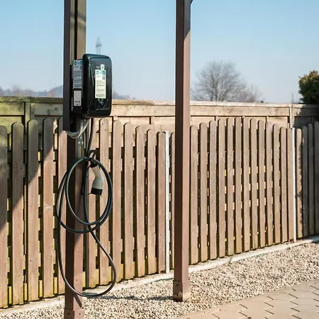 Jacuzzi, Bbq & Ev Plug - 5br Villi With Garden *
