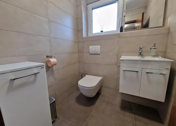 - Jacuzzi, Bbq & Ev Outlet