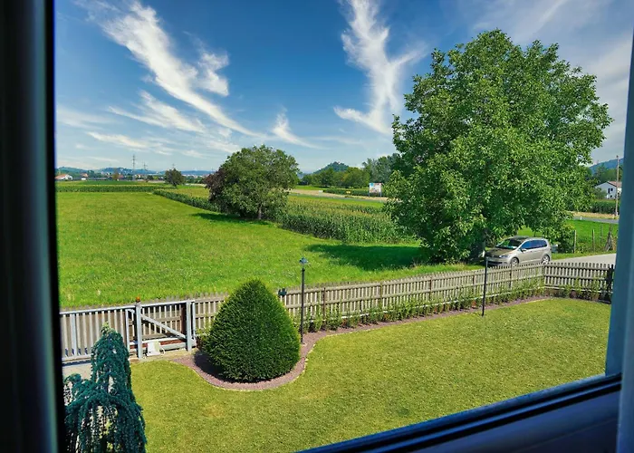 - Jacuzzi, Bbq & Ev Outlet Villa Limbus