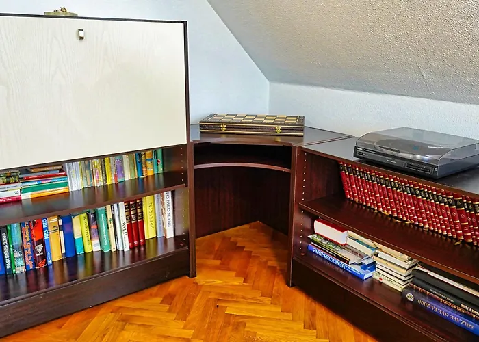 - Jacuzzi, Bbq & Ev Outlet Villa Limbus