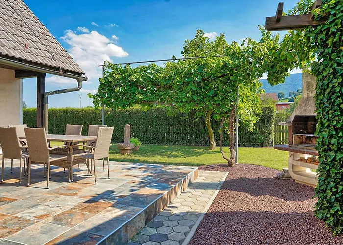 - Jacuzzi, Bbq & Ev Outlet Villa